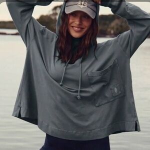 NWT$128 FP Movement HOT SHOT HOODED LAYER